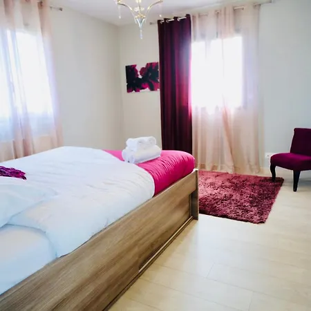 Zara Villa Demouville